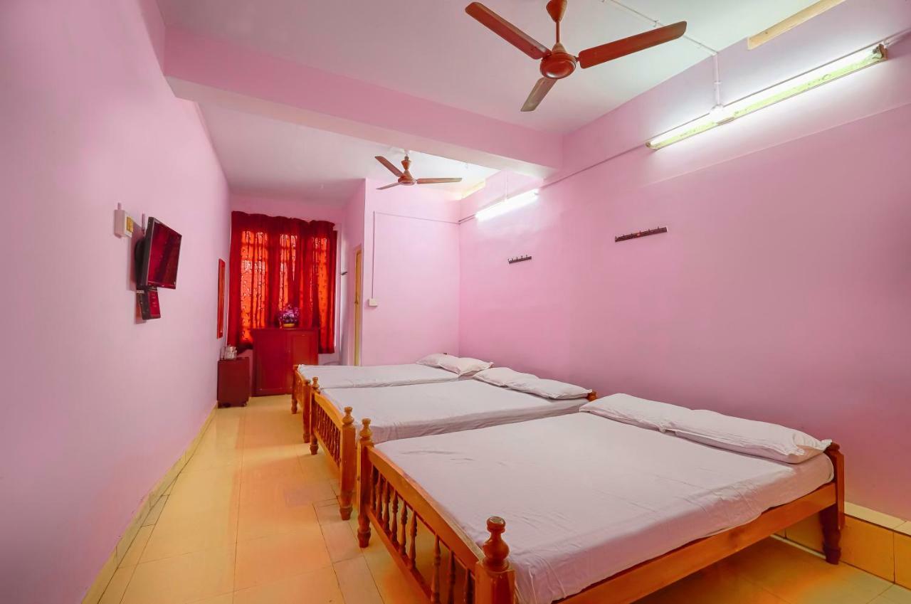 Sri Udupi Hotel Thiruvananthapuram Exterior photo