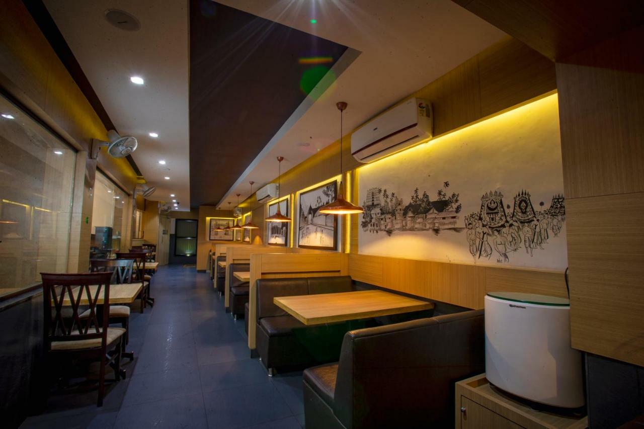 Sri Udupi Hotel Thiruvananthapuram Exterior photo